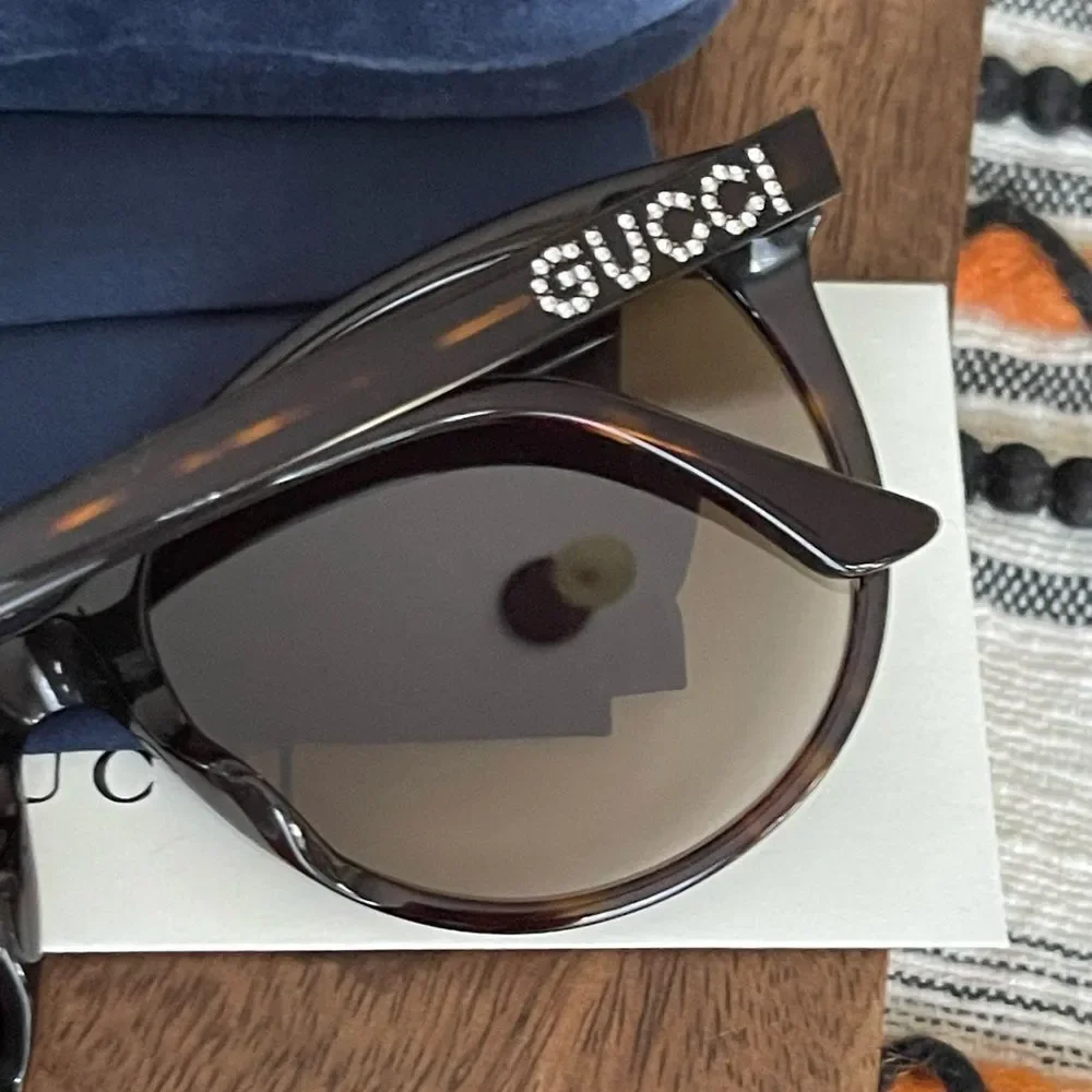 New Gucci ❤️56 mm cat eye sunglasses